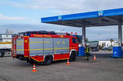 Murr: Tankkunde verliert literweise Benzin - Tankstelle wird voll gesperrt